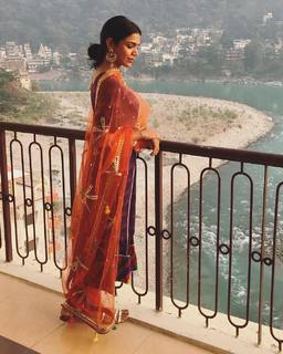 Shriya Pilgaonkar feet photo 8