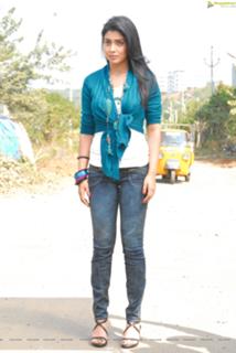 Shriya Saran feet photo thumbnail