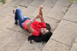 Shriya Saran feet photo thumbnail