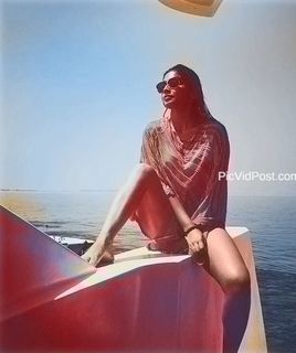 Shriya Saran feet photo thumbnail
