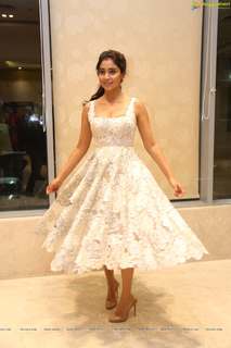 Shriya Saran feet photo thumbnail