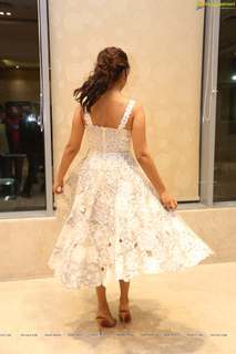Shriya Saran feet photo thumbnail