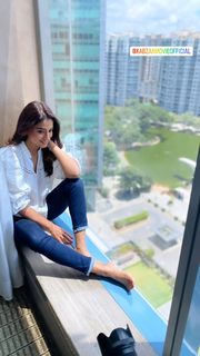 Shriya Saran feet photo thumbnail