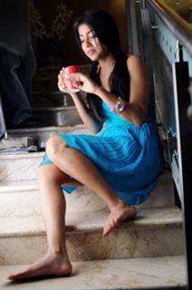 Shriya Saran feet photo thumbnail