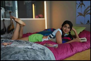 Shriya Saran feet photo thumbnail