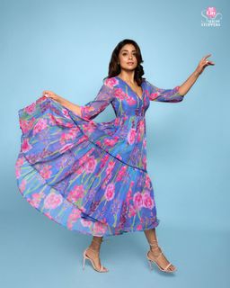 Shriya Saran feet photo 4