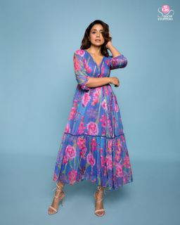Shriya Saran feet photo 1