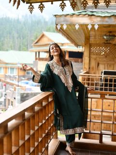 Shriya Saran feet photo 10