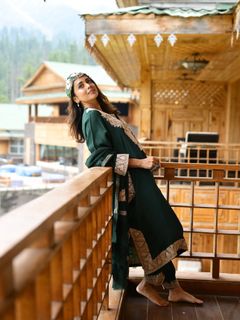 Shriya Saran feet photo 9