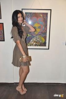 Shruti Haasan feet photo thumbnail
