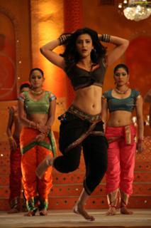 Shruti Haasan feet photo thumbnail