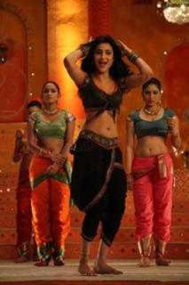 Shruti Haasan feet photo thumbnail