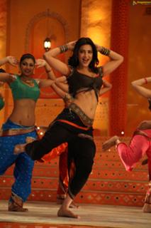 Shruti Haasan feet photo thumbnail