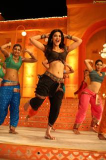 Shruti Haasan feet photo thumbnail