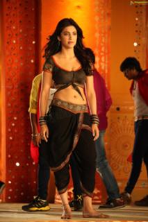 Shruti Haasan feet photo thumbnail
