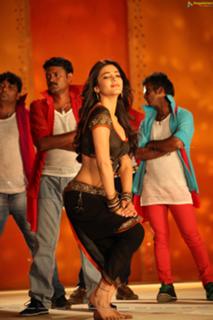 Shruti Haasan feet photo thumbnail