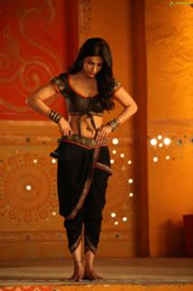 Shruti Haasan feet photo thumbnail