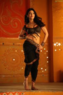 Shruti Haasan feet photo thumbnail