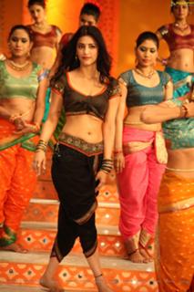Shruti Haasan feet photo thumbnail