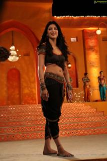 Shruti Haasan feet photo thumbnail