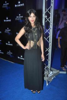 Shruti Haasan feet photo thumbnail
