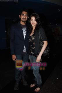 Shruti Haasan feet photo thumbnail