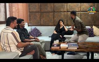Shruti Haasan feet photo thumbnail