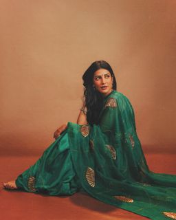 Shruti Haasan feet photo 1