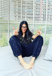 Shruti Haasan feet photo 3