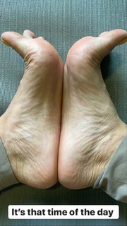 Shruti Seth feet photo 8