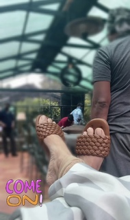 Shruti Seth feet photo 4