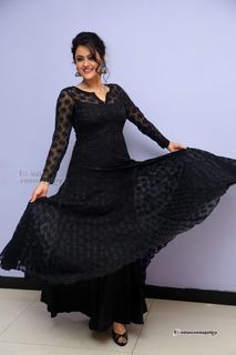 Shruti Sodhi feet photo 1