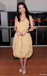 Shu Qi feet photo thumbnail