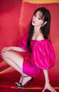 Shuang Zheng feet photo 17