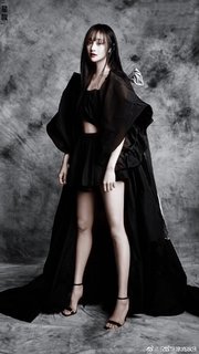 Shuang Zheng feet photo 11