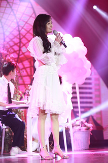 Shuang Zheng feet photo 1