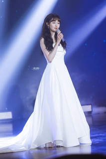 Shuang Zheng feet photo 3