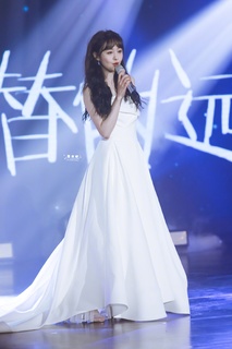 Shuang Zheng feet photo 1