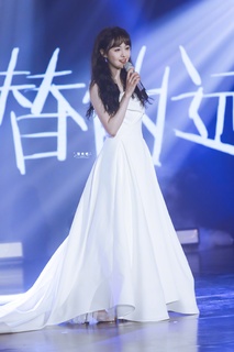 Shuang Zheng feet photo 20