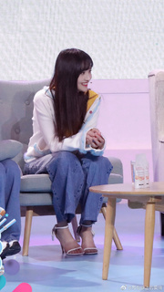 Shuang Zheng feet photo 8
