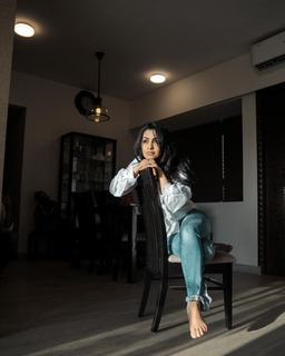 Shubhangi Atre Poorey feet photo 4