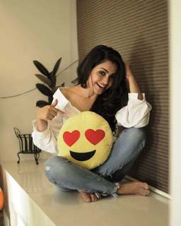 Shubhangi Atre Poorey feet photo 3