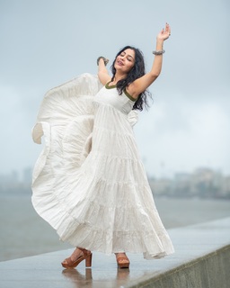 Shubhangi Atre Poorey feet photo 13