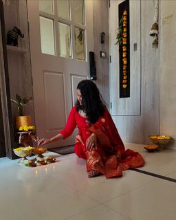 Shubhangi Atre Poorey feet photo 9