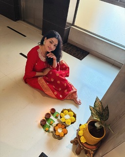 Shubhangi Atre Poorey feet photo 8