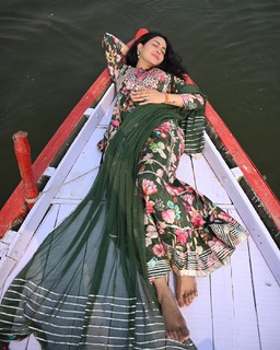 Shubhangi Atre Poorey feet photo 11