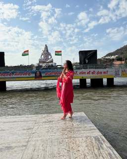 Shubhangi Atre Poorey feet photo 1