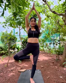 Shubhangi Atre Poorey feet photo 5
