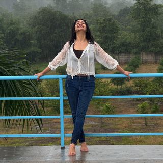 Shubhangi Atre Poorey feet photo 3