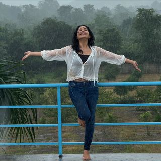 Shubhangi Atre Poorey feet photo 2